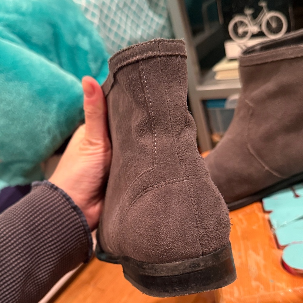 Aldo Gray Ankle Boots - Picture 14 of 16